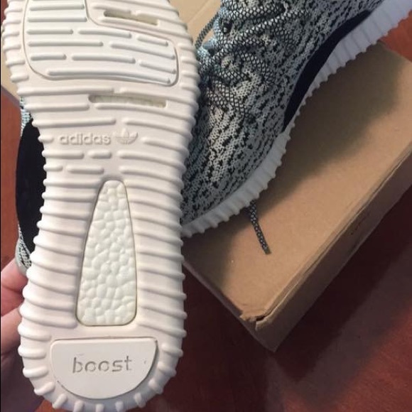 Original Turtle Dove Yeezys - Picture 2 of 3